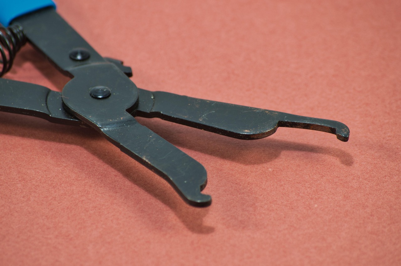 Guida: come scegliere tra Easy Cric e altri cric a compasso